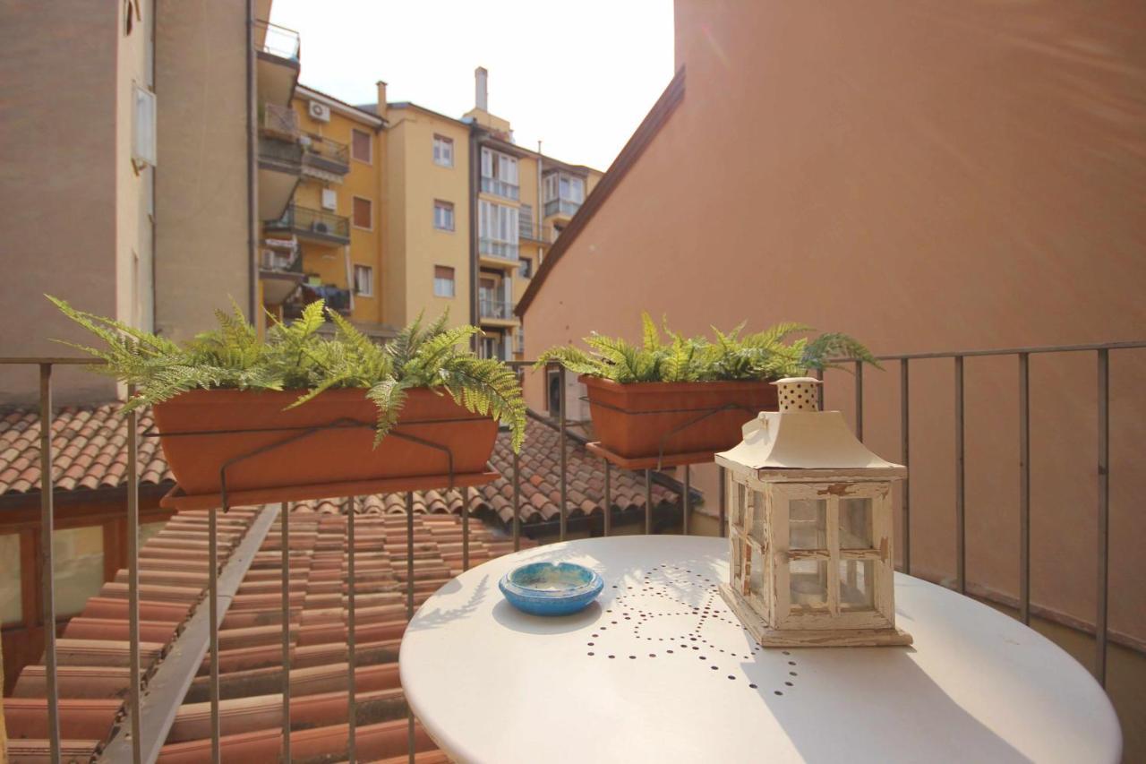 Case VR Holiday Casa di Mezzo Verona Exterior foto