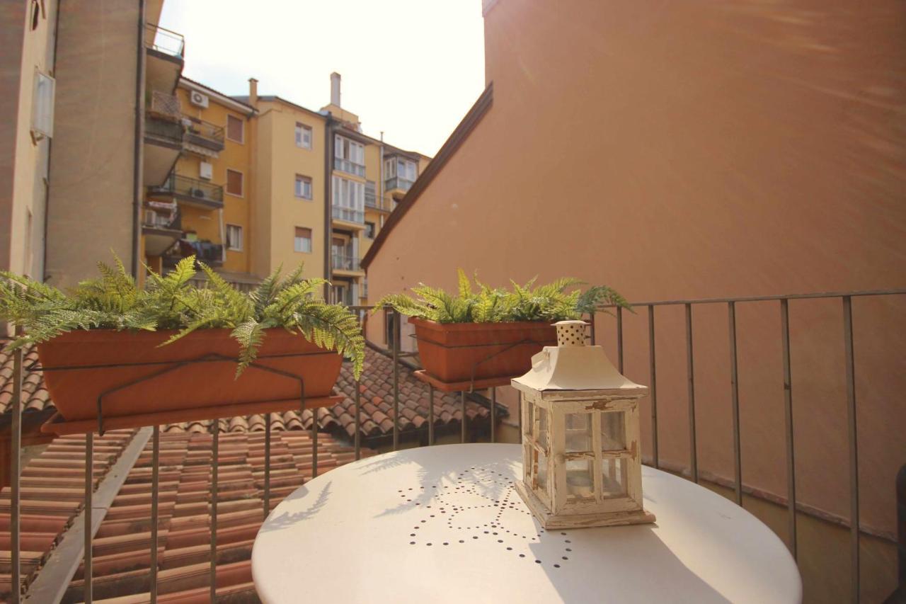 Case VR Holiday Casa di Mezzo Verona Exterior foto