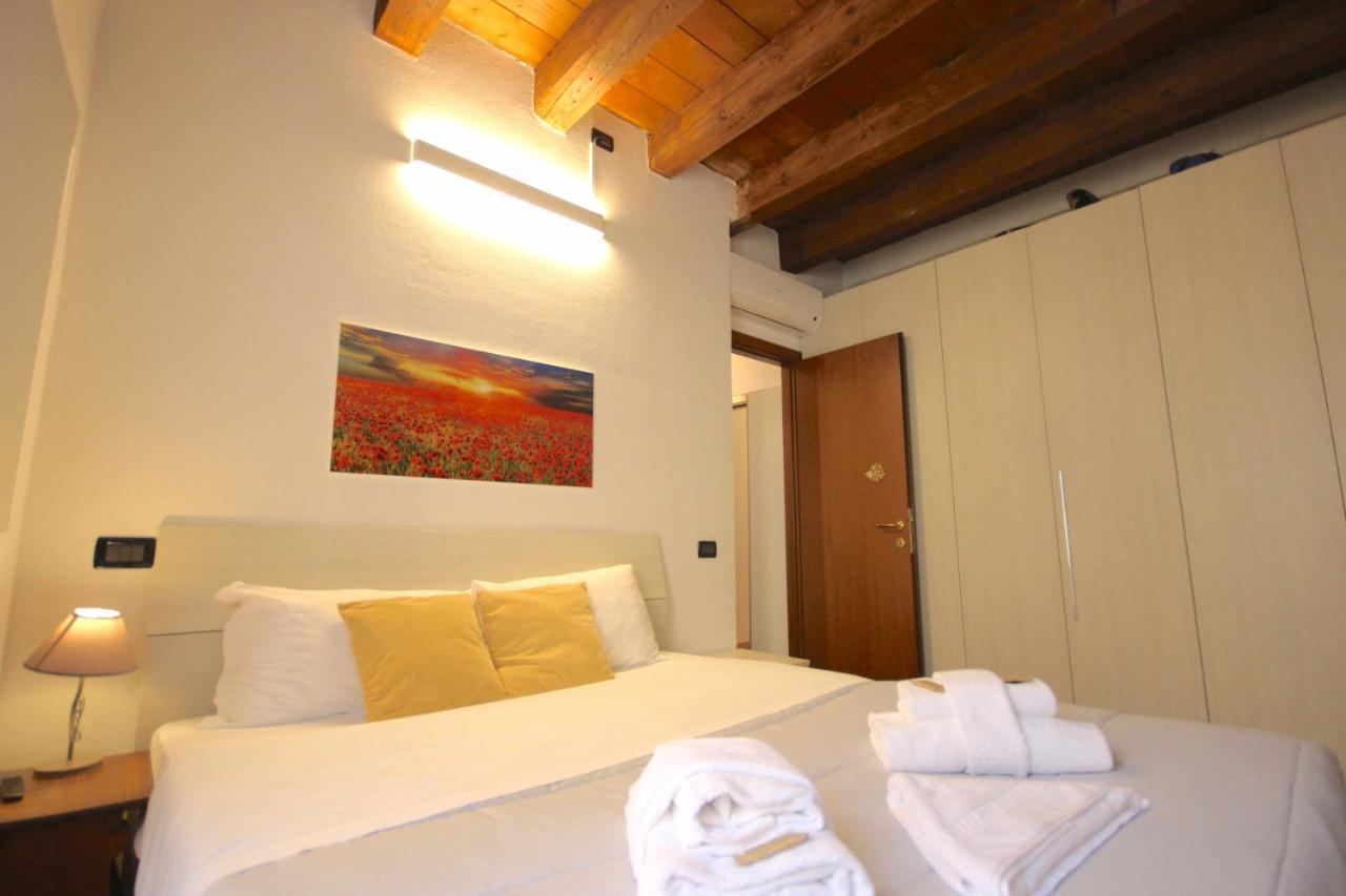 Case VR Holiday Casa di Mezzo Verona Exterior foto